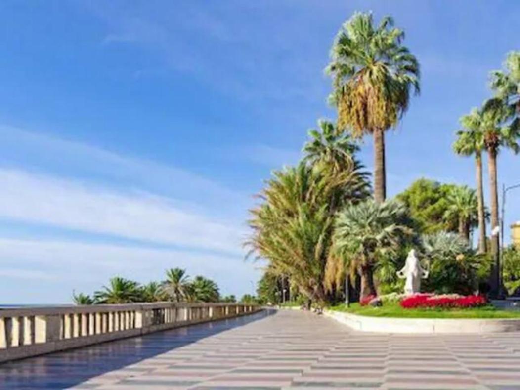 Con Giardino A Pochi Minuti Dal Mare - #essenzedimaresanremo * Sanremo
