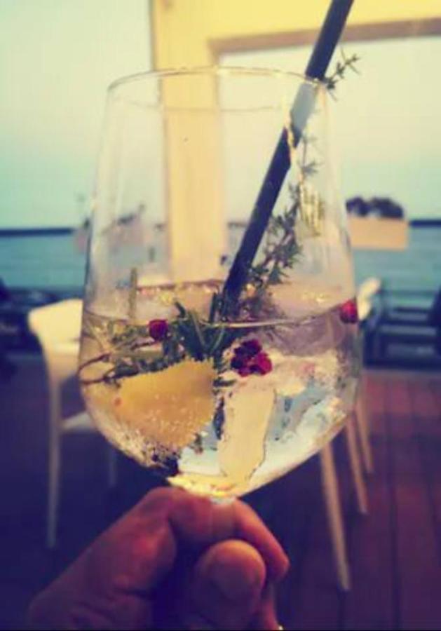 Con Giardino A Pochi Minuti Dal Mare - #essenzedimaresanremo Sanremo